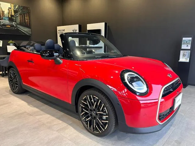 MINI MINI COOPER C CONVERTIBLE FAVOURED TRIM 2025 — миниатюра 2