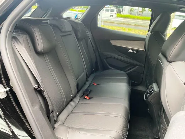 Peugeot 3008 GT BLUE HDI BLACK PACK 2023 — миниатюра 3