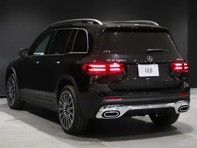 Mercedes-Benz GLB-Class GLB200D 4MATIC AMG LEATHER EXCLUSIVE PACKAGE 2025 — миниатюра 5