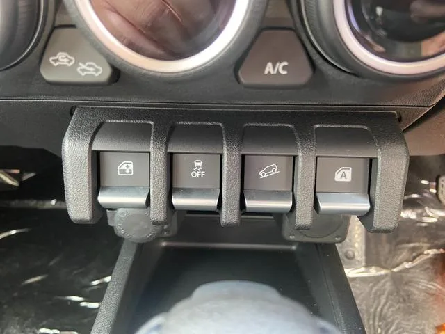 Suzuki JIMNY NOMADE FC 2025 — миниатюра 4