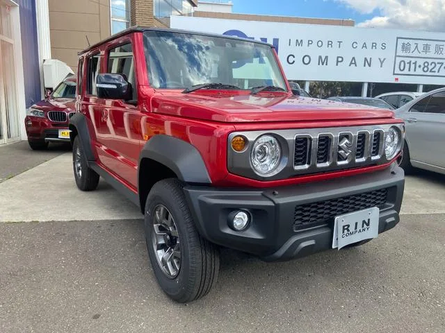 Suzuki JIMNY NOMADE FC 2025 — фото 1, купить с доставкой в Москву