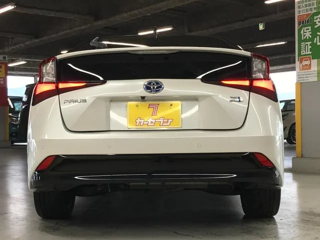Toyota Prius S TOURING SELECTION BLACK EDITION 2022 — миниатюра 3