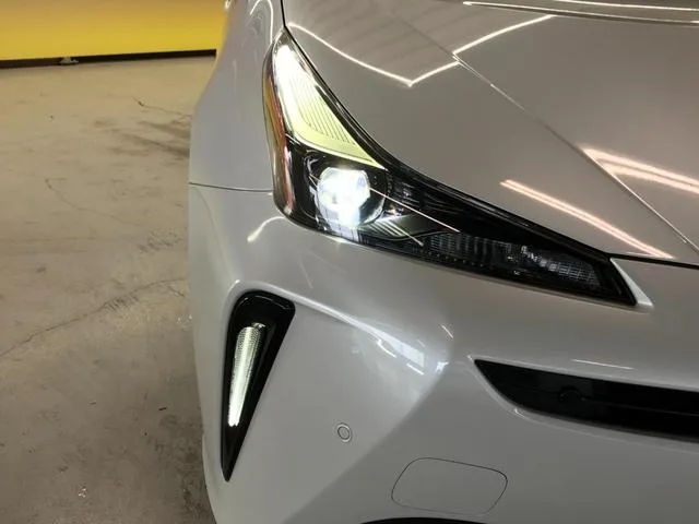 Toyota Prius S TOURING SELECTION BLACK EDITION 2022 — миниатюра 4