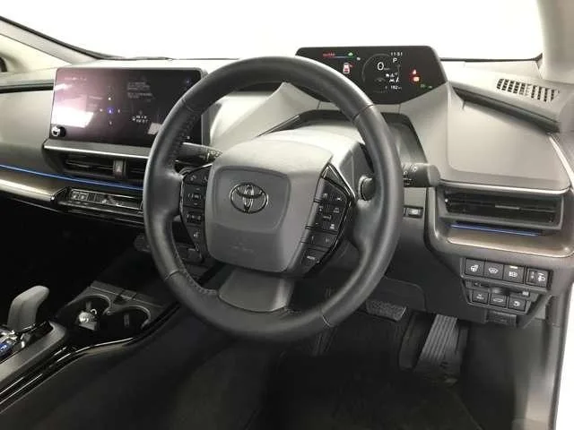 Toyota Prius Z 2023 — миниатюра 5