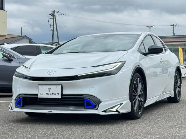 Toyota Prius Z 2023 — миниатюра 3