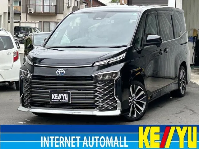 Toyota VOXY HYBRID S-Z 2023 — фото 1, купить с доставкой в Москву