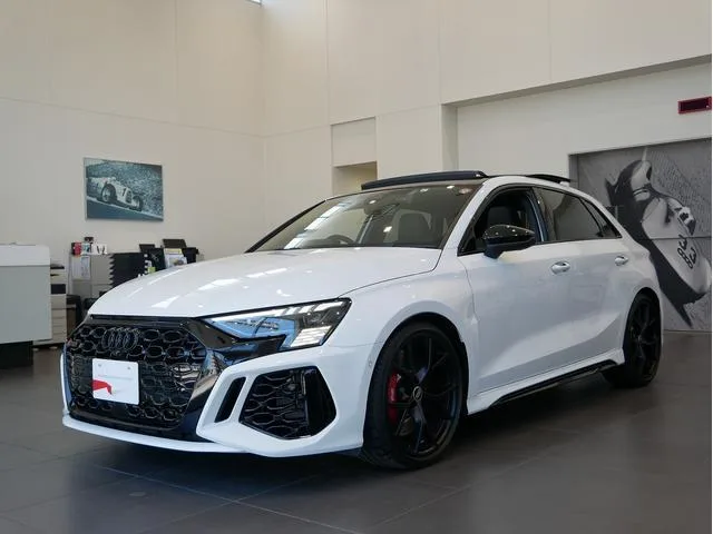 Audi RS3 SPORTBACK BASE GRADE 2023 — фото 1, купить с доставкой в Москву
