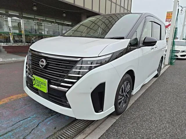 Nissan SERENA HIGHWAY STAR V 2023 — фото 1, купить с доставкой в Москву