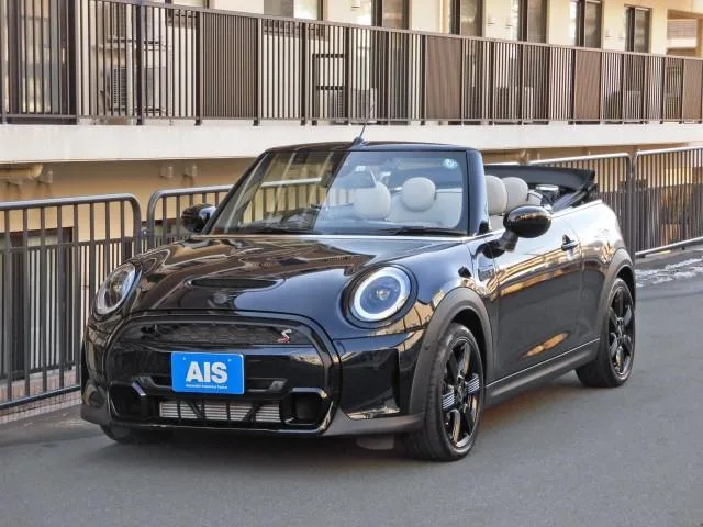 MINI MINI COOPER S CONVERTIBLE CLASSIC TRIM 2022 — фото 1, купить с доставкой в Москву