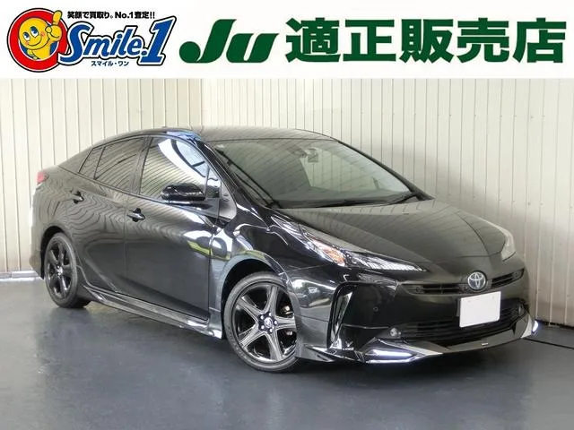 Toyota Prius S TOURING SELECTION BLACK EDITION 2022 — фото 1, купить с доставкой в Москву