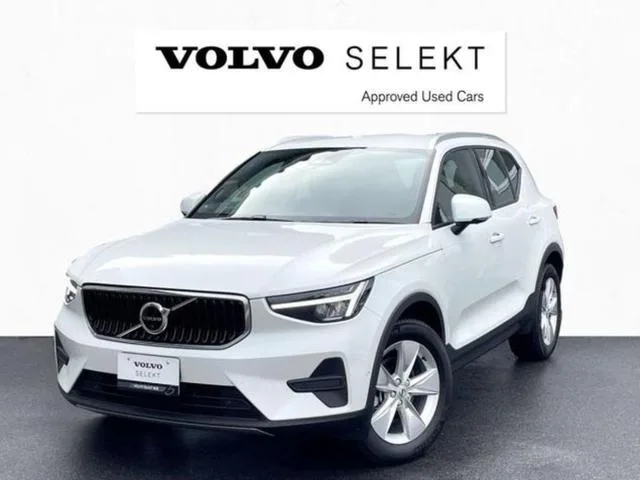 Volvo XC40 PLUS B3 2024 — фото 1, купить с доставкой в Москву