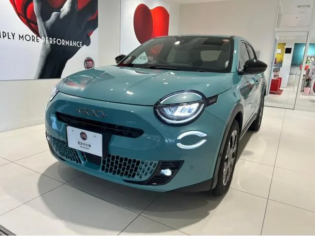 Fiat 600e LA PRIMA 2025 — фото 1, купить с доставкой в Москву