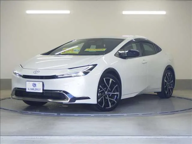 Toyota Prius Z 2023 — фото 1, купить с доставкой в Москву