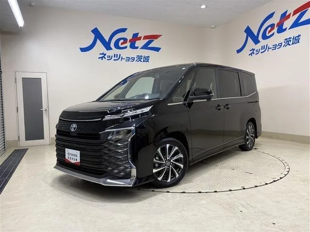 Toyota VOXY HYBRID S-Z 2023 — фото 1, купить с доставкой в Москву