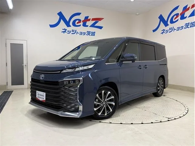 Toyota VOXY HYBRID S-Z 2022 — фото 1, купить с доставкой в Москву