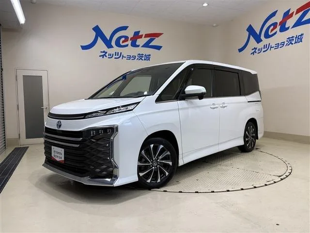 Toyota VOXY HYBRID S-Z 2022 — фото 1, купить с доставкой в Москву