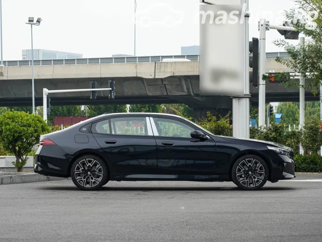 BMW 5 серии 2025 — фото 1, купить с доставкой в Москву