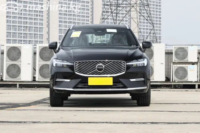 Volvo XC60 2025 — фото 1, купить с доставкой в Москву