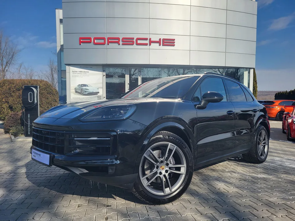 Porsche Cayenne 2023 — фото 1, купить с доставкой в Москву