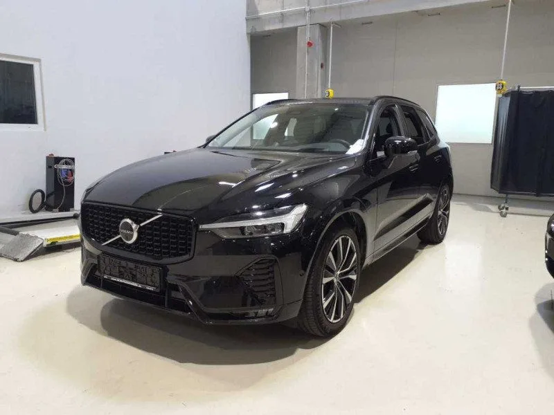 Volvo XC60 2022 — фото 1, купить с доставкой в Москву