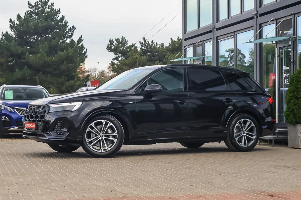 Audi Q7 2025 — фото 1, купить с доставкой в Москву