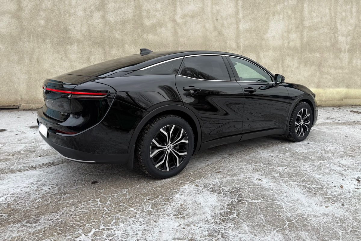 Toyota Crown 2023