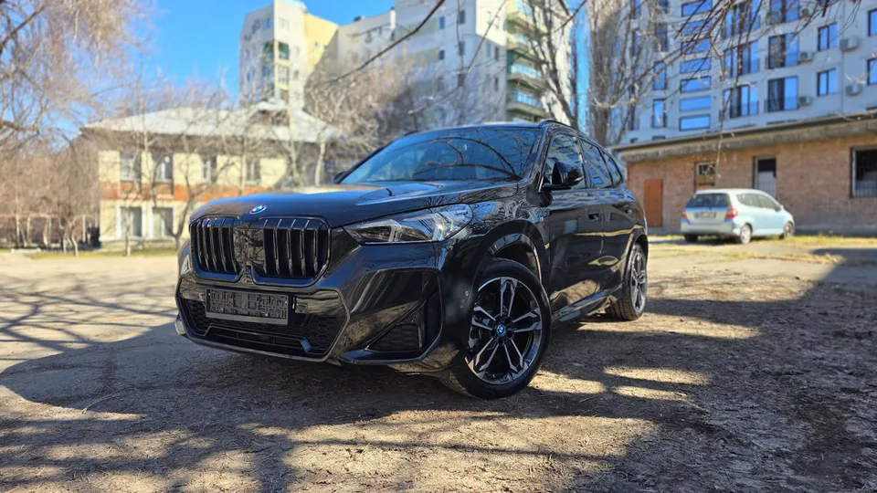 BMW X1 2025 — фото 1, купить с доставкой в Москву