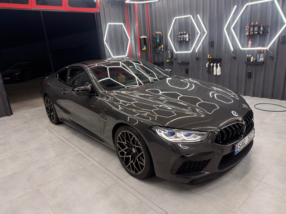 BMW M8 2022