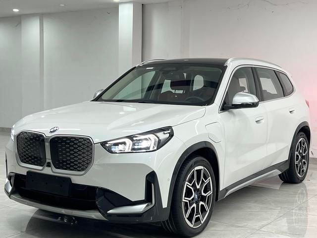 BMW iX1 2023