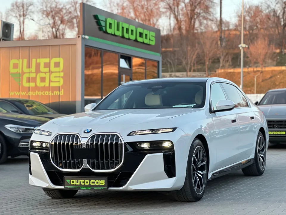 BMW 7 Series 2024 — фото 1, купить с доставкой в Москву