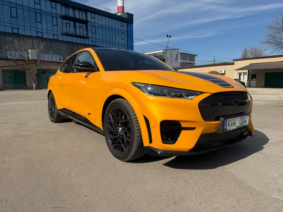 Ford Mustang Mach-E 2023 — фото 1, купить с доставкой в Москву