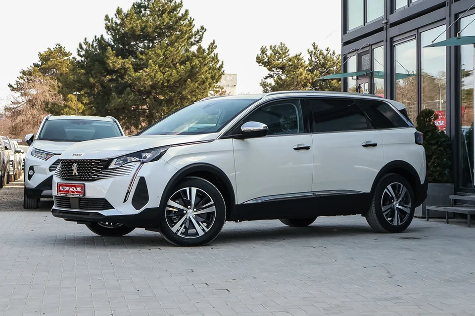 Peugeot 5008 2023 — фото 1, купить с доставкой в Москву