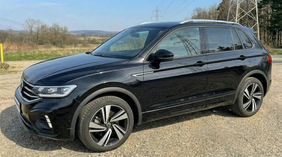 Volkswagen T-Roc 2024 — фото 1, купить с доставкой в Москву