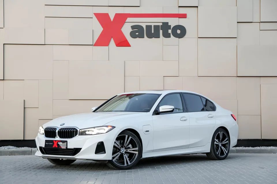 BMW 3 Series 2023 — фото 1, купить с доставкой в Москву