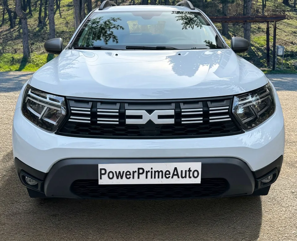 Dacia Duster 2024 — фото 1, купить с доставкой в Москву