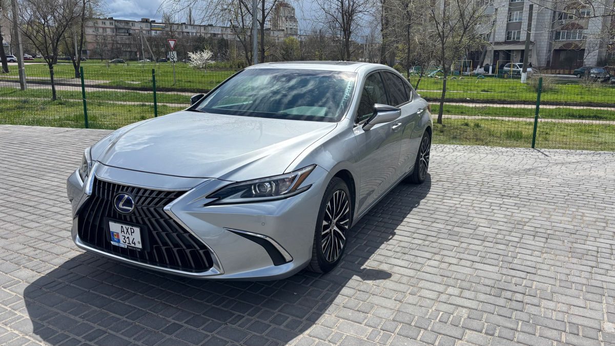 Lexus ES Series 2022