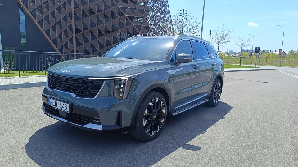 Kia Sorento 2025 — фото 1, купить с доставкой в Москву