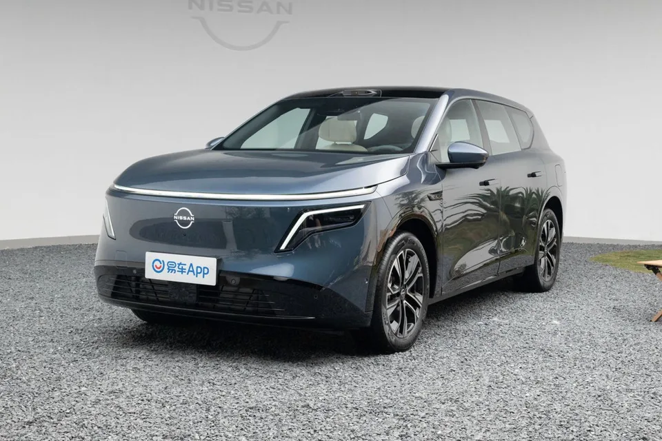 Nissan X-Trail 2025 — фото 1, купить с доставкой в Москву