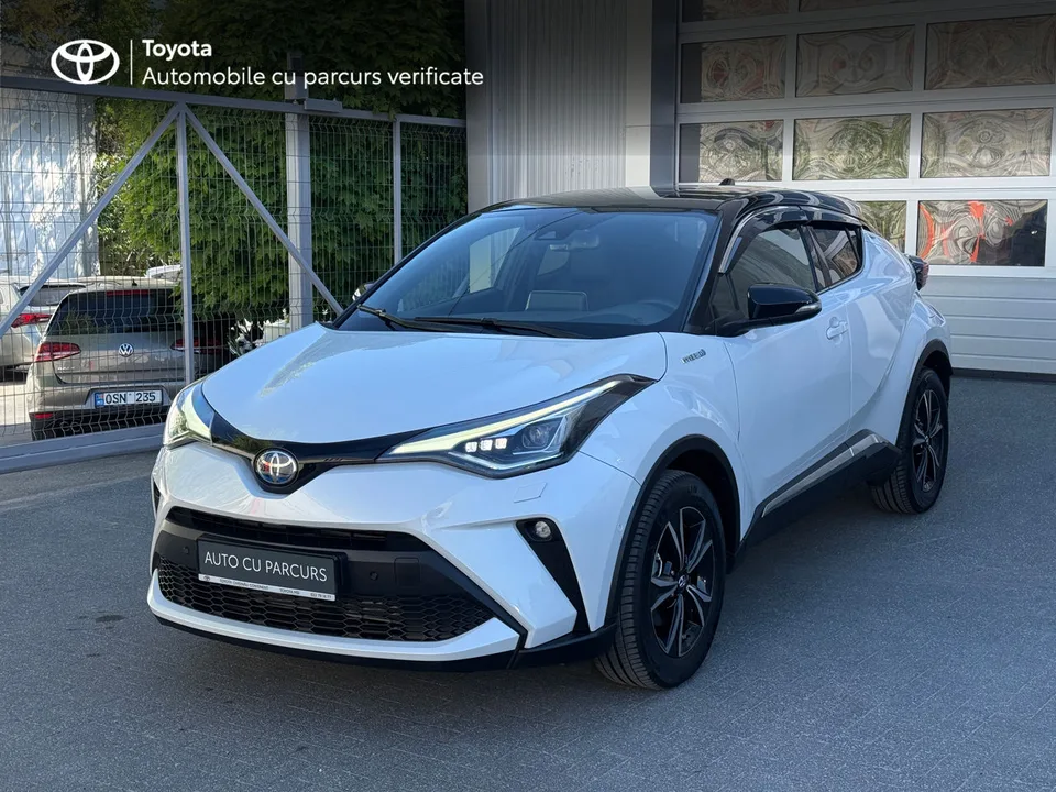 Toyota C-HR 2023 — фото 1, купить с доставкой в Москву