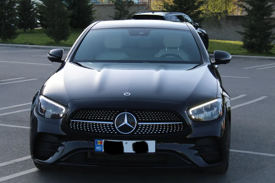 Mercedes-Benz E-Class 2023 — фото 1, купить с доставкой в Москву