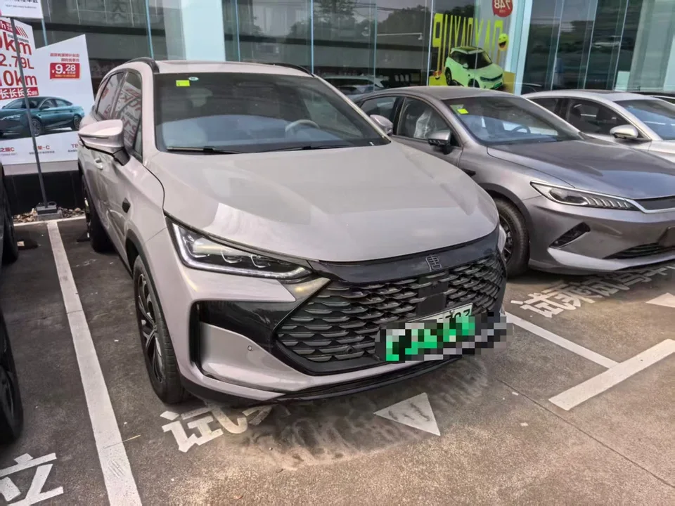 BYD Tang 2025 — фото 1, купить с доставкой в Москву