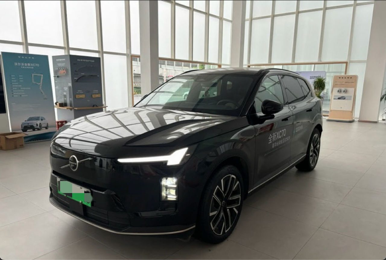 Volvo XC70 2025