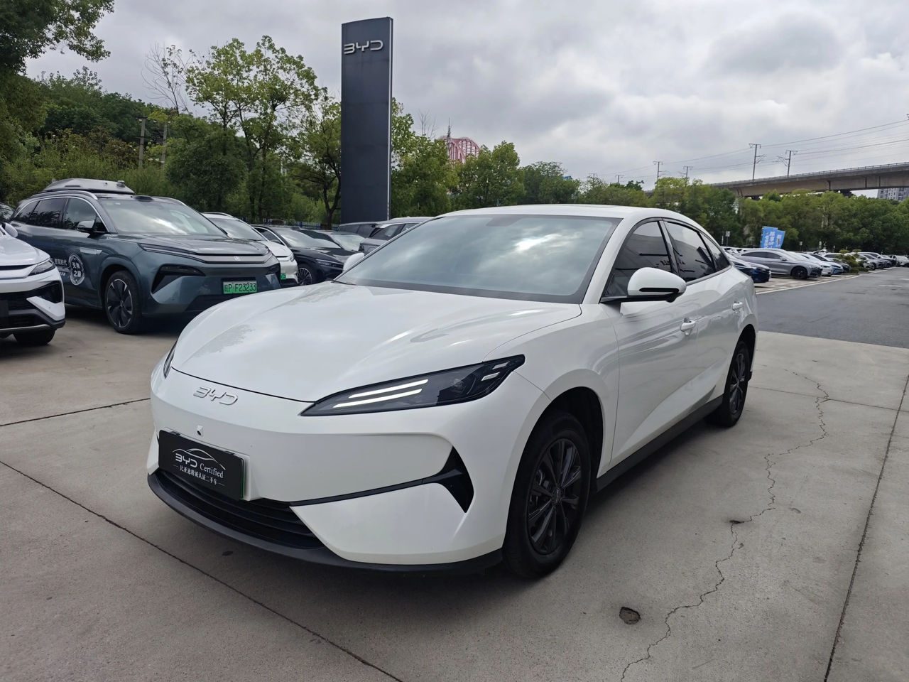 BYD E6 2025