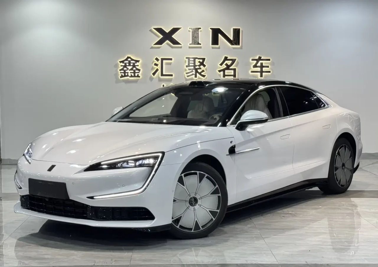BYD Yangwang U7 2026