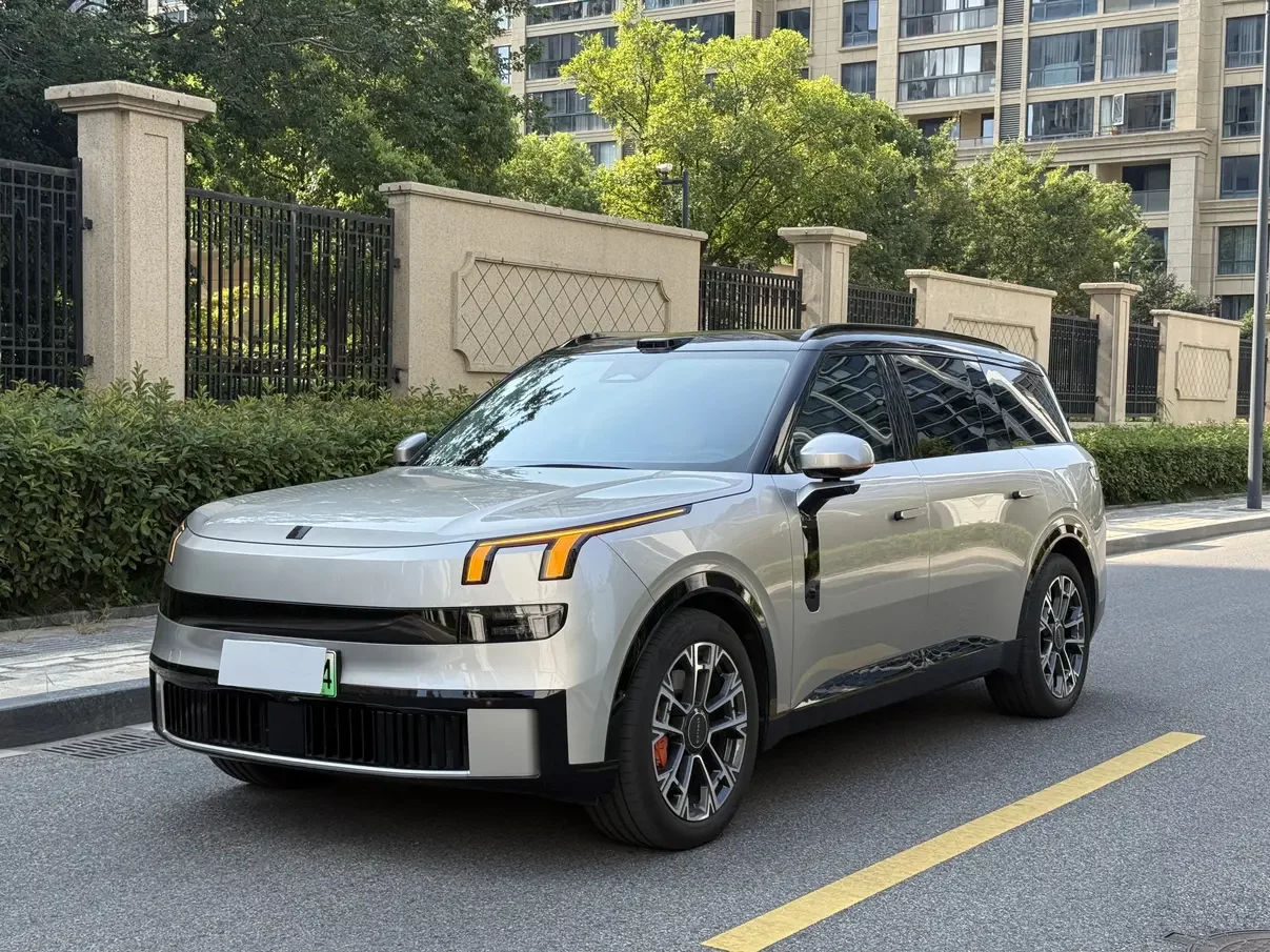 Lynk & Co 900 2025