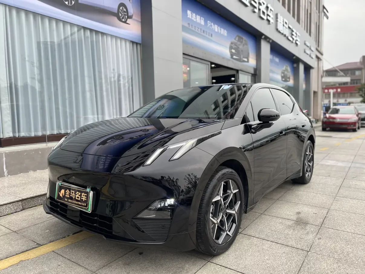 Lynk & Co Z20 2025