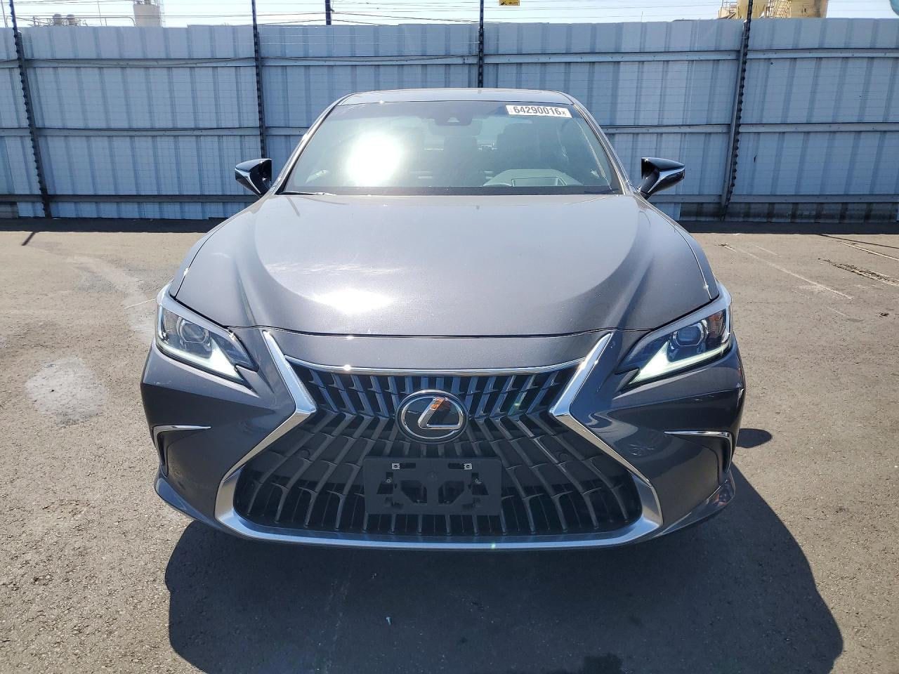 Lexus ES Series 2025