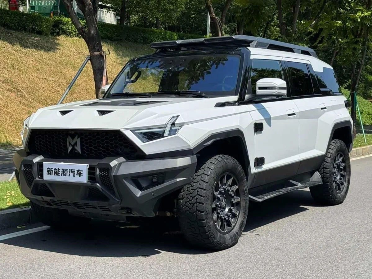 BYD Yangwang U8 2024
