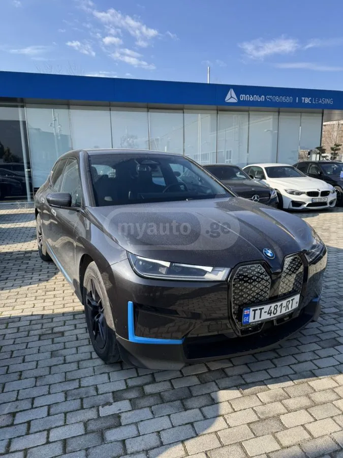 BMW iX Drive40 2023 — миниатюра 2