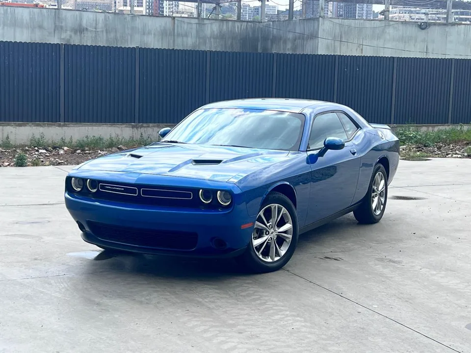 Dodge Challenger 2022 — миниатюра 3